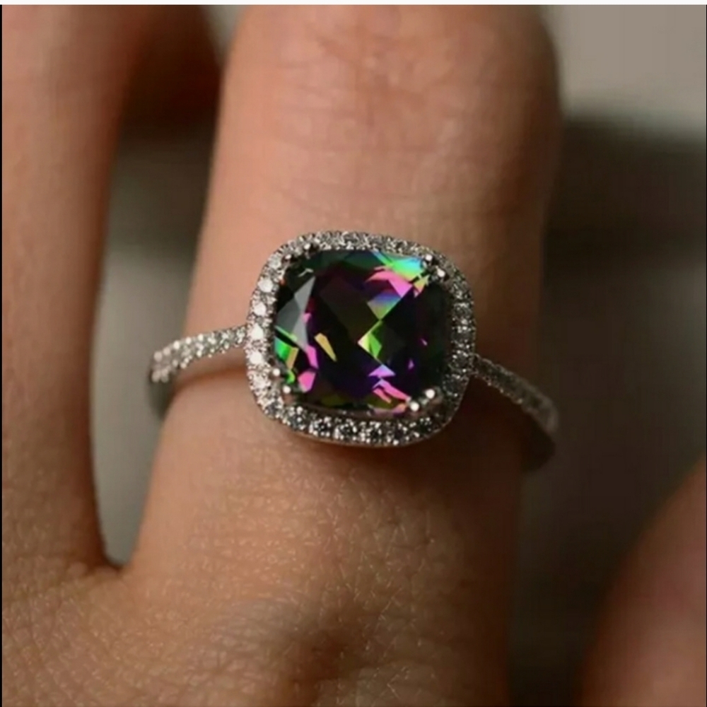 New Elegant 925 Silver Wedding/Engagement Ring